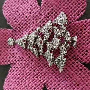 Silver christmas 🎄 brooch/pendant (f5)